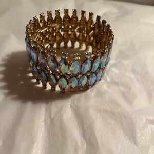 NWOT Iridescent bracelet